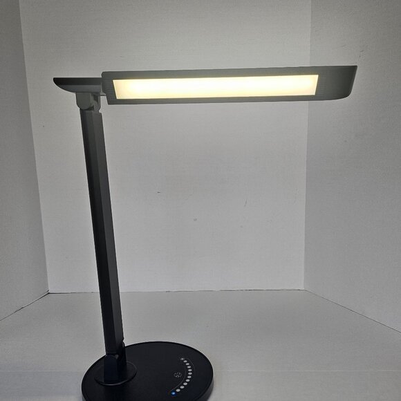Real Space LED Desk Lamp With USB Port 158 H Black Finish Like New - Picture 4 of 12